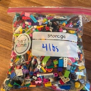 4 lbs of mixed lego brinks